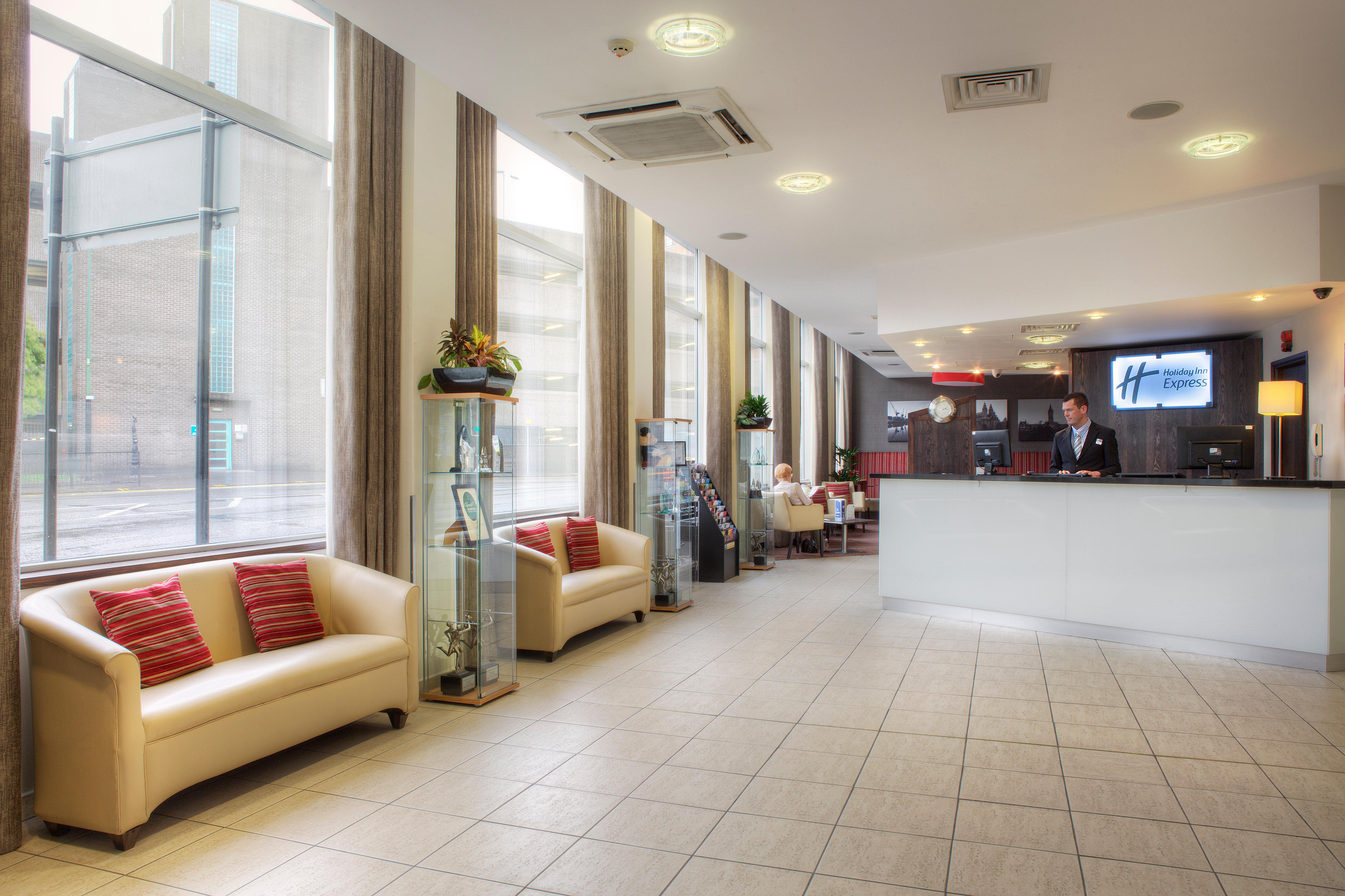 Holiday Inn Express - Glasgow - City Ctr Theatreland, An Ihg Hotel מראה חיצוני תמונה